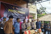 Foto: Pres konfrensi Polres Lotim penangkapan pelaku pembunuh kekasih