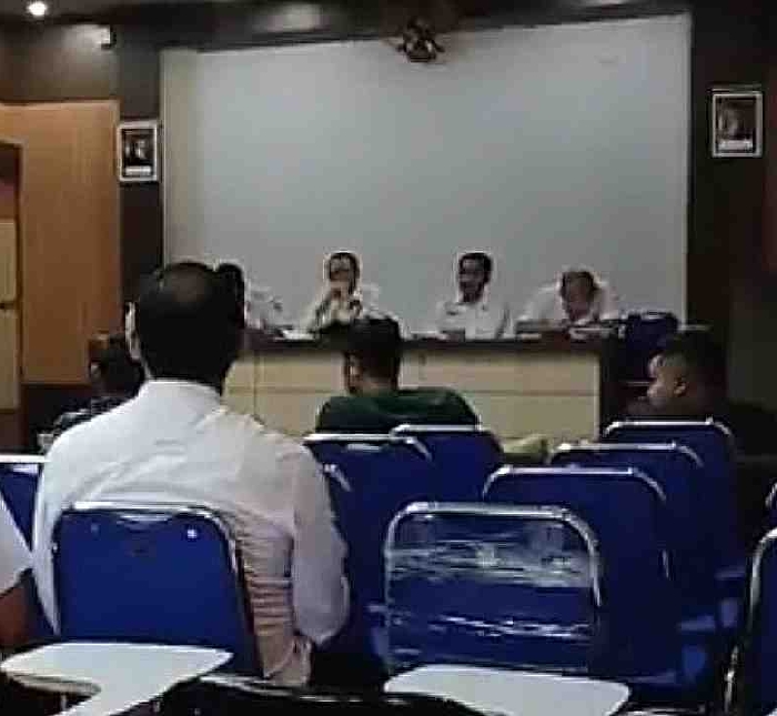 Foto: Aliansi Masyarakat dan Mahasiswa saat Hearing bersama pihak RSUD dr.R.Soedjono Selong