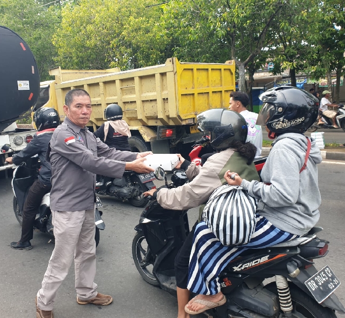 Foto: Giat Pembagian Paket Sembako Bulan Ramadhan, sambut HUT ke-8 SMSI
