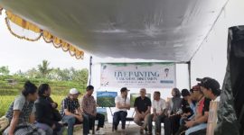 Foto: Diskusi Wakil Bupati Lotim, Ir.H.Moh. Edwin Hadiwijaya, MM, bersama Seniman Seni Rupa dan stage holder terkait.