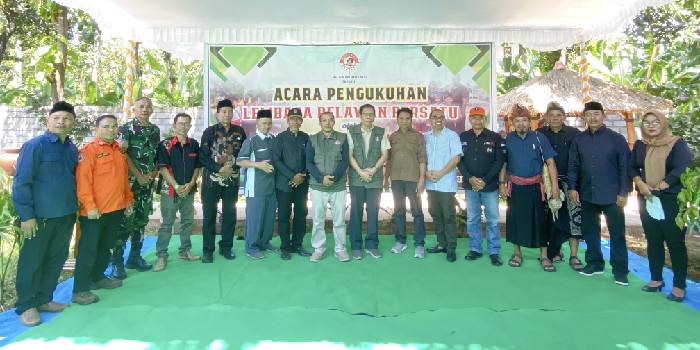 Foto: Wakil Bupati Lotim Ir.H.Moh. Edwin Hadiwijaya, bersama Relawan Bersatu (Restu)