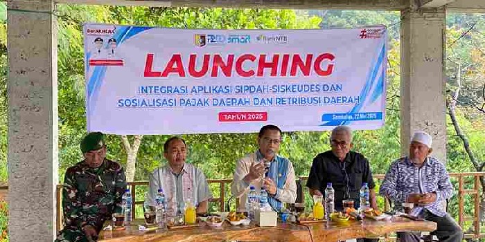 Foto: Wakil Bupati Lombok Timur, Ir.H.Moh.Edwin Hadiwijaya.MM. (tengah)