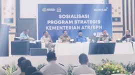 Foto: Komisi II DPR RI Fauzan Khalid, bersama Wakil bupati dan Kanwil ATR/BPN NTB di Ballroom Kantor Bupati Lotim