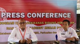 Foto: Vice Presiden CSR dan SMEPP PT.Pertamina (Kiri) dan Asisten Ekonomi dan Pembangunan Pemda Lotim, Ahmad Masfu (Kanan)