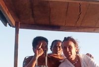 Foto: Kadis Pariwisata Lotim Widayat bersama wisatawan