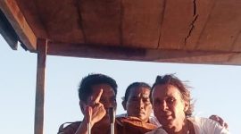 Foto: Kadis Pariwisata Lotim Widayat bersama wisatawan