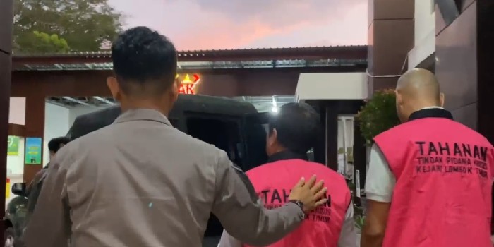 Foto: para tersangka korupsi proyek sumur bor