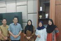 Foto: Wakil Bupati Lotim dan jajaran bersama Akademisi ITSKes Muhammadiyah Selong