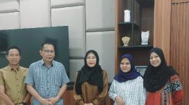 Foto: Wakil Bupati Lotim dan jajaran bersama Akademisi ITSKes Muhammadiyah Selong