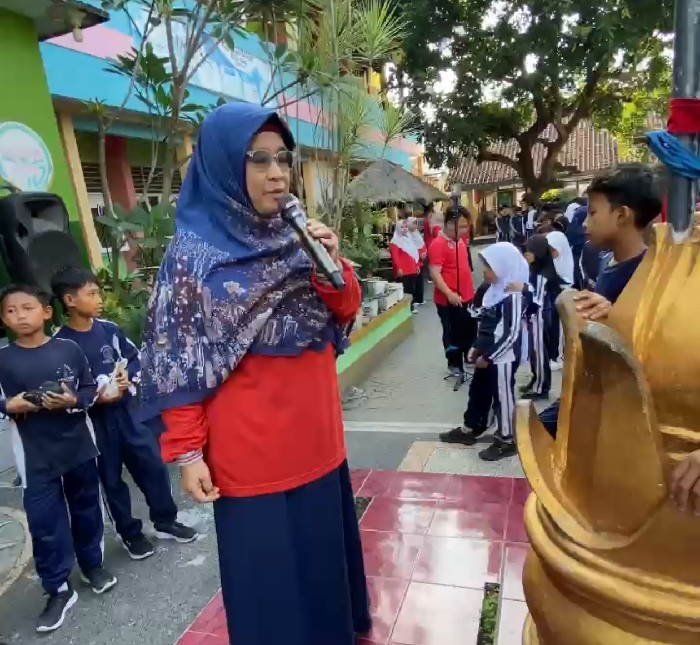 Foto: Pidato Kepsek SDN 3 Pancor pada Peringatan Hari Anak Nasional ke 41