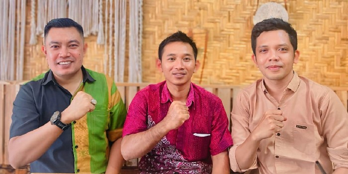 Foto: Ketua dan jajaran LSM Bangkit