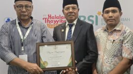 Foto: Bupati Haerul Warisin bersama Ketua dan Sekretaris Baznas Lombok Timur.