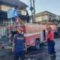 Foto: Tim Damkar Evakuasi Kebakaran di Toko Mebel Aluminium, Sweta Mataram.
