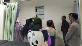 Foto: Proses Evakuasi korban Dzulpanil Khoiri di Puskesmas Sembalun Lotim