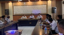 Foto: Bupati Lotim, Kepala Bapenda bersama OPD terkait saat Pembahasan Pajak PBB
