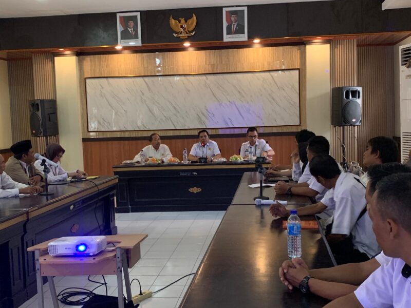 Foto: Bupati Lotim, Kepala Bapenda bersama OPD terkait saat Pembahasan Pajak PBB