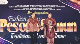 Foto: Wakil Bupati Bersama isteri pada Festival Tenun Khas Lombok Timur sambut HUT RI Ke-80
