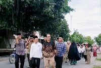 Foto: Muhammad Luthfi, S.Ag, Anggota DPRD Lotim dari Partai Perindo bersama masyarakat & konstituen