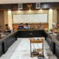 Foto: Kepala Bapenda, Muksin. S.KM., MM., pimpin rapat bersama BPK dan OPD terkait