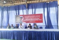 Foto: LSM Garuda saat konfrensi pers di Lesehan Elen bersama warga Seruni Mumbul selaku Pihak Tergugat