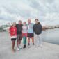 Foto: Niki (tengah) Atlet Trail Running Asal Belanda bersama rekan rekan di Dermaga Labuhan Haji Lombok Timur