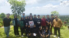 Foto: Pers ITSKes Muhammadiyah Selong usai wawancara pengelola Gerbang Langit Camping Ground
