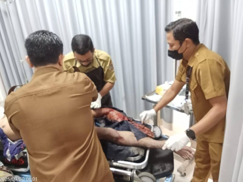 Foto: Wahyudi petugas Damkarmat Lotim yang menjadi korban insiden kecelakaan