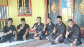 Foto: Diskusi Ketua Laskar NTB bersama jajaran anggota