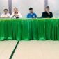 Foto: Musyawarah warga dengan Pemdes Labuhan Haji, bersama sejumlah tokoh agama masyarakat setempat dan aparat keamanan