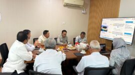 Foto: Bupati Lotim didampingi Sekda dan Kadis Kelautan dan Perikanan saat pembahasan Gili Kondo, di Jakarta Pusat.