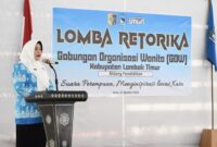 Foto: Pidato Ketua GOW Lombok Timur, Sri Mahyu Wardani saat membuka Lomba Retorika