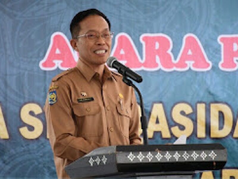 Foto: Sekda Lotim H.M Juaini Taofik, saat memberi sambutan dalam acara pengukuhan LASQI NJ di Pendopo Bupati Lotim