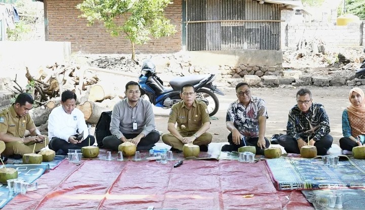 Foto: Wakil Bupati bersama jajaran Bappenas dan tim BRAC saat kunjungan di Puncak Jeringo, Kecamatan Suela Lombok Timur.
