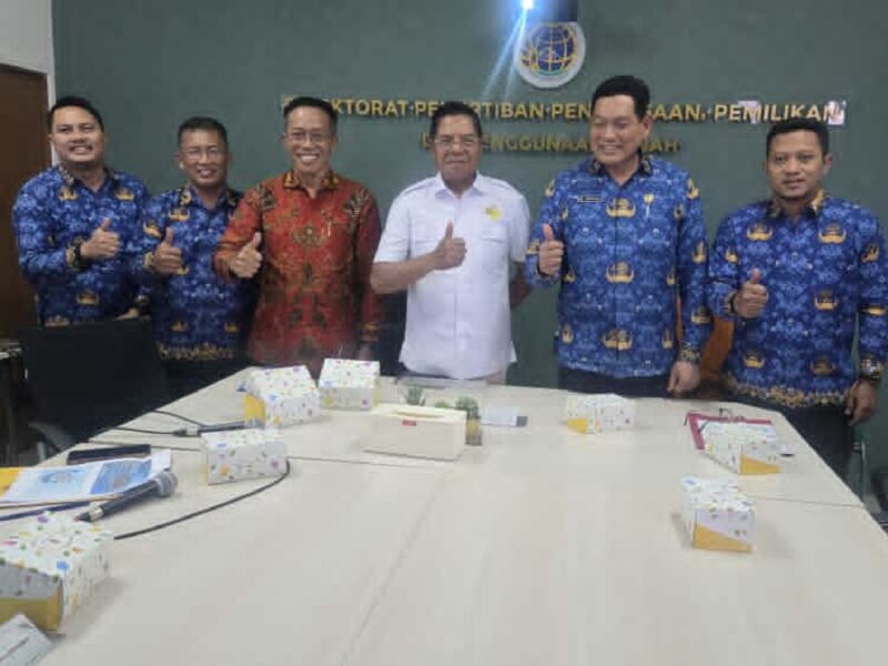 Foto: Bupati Lombok Timur dan Sekda bersama Jajaran Kementerian ATR/BPN.