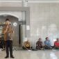 Foto: Kepsek SMAN 1 Labuhan Haji saat rapat dengan komite dan wali murid