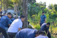 Foto: Warga binaan lapas kelas IIB Selong ikut andil bersihkan lingkungan bersama Forkopimcam.