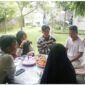 Foto: Direktur Eksekutif Guru Lauq bersama Ginevra Campana dan Peserta Pelatihan