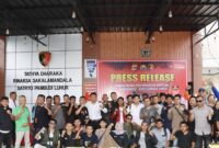 Foto: Suasana keakraban jajaran Polres Lombok Timur dengan para insan pers