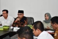 Foto: Ketua DPRD Lotim, M.Yusri bersama unsur Pimpinan DPRD saat membuka Rapat Evaluasi Satu Tahun MBG di Bumi Patuh Karya. 