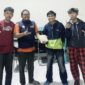 Foto: Penyerahan Donasi dari Komunitas The Jakmania Lombok kepada perwakilan Lazismu Lotim, Abdul Gafur Ramdhoni.