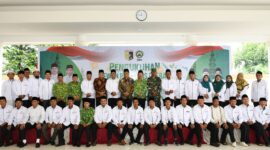 Foto: Sekda Lotim bersama Pengurus baru DMI Lombok Timur Periode 2025-2030