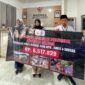 Foto: Pemberian donasi secara simbolis dari Ikatan Mahasiswa Magister Kenotariatan (IMMK) Universitas Mataram kepada Baznas NTB untuk korban bencana Aceh dan Sumatera.