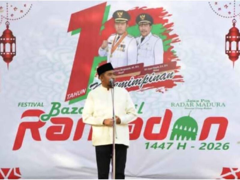 Foto: Bupati Sumenep, Achmad Fauzi Wongsojudo, saat membuka Festival Bazar Takzil Ramadhan