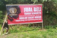 Foto: Spanduk perlawanan di sekitar Lahan sengketa sebagai bentuk perlawanan terhadap para penggugat