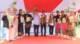 Foto: Menteri Kehutanan bersama Sekda Lombok Timur dan pejabat terkait.