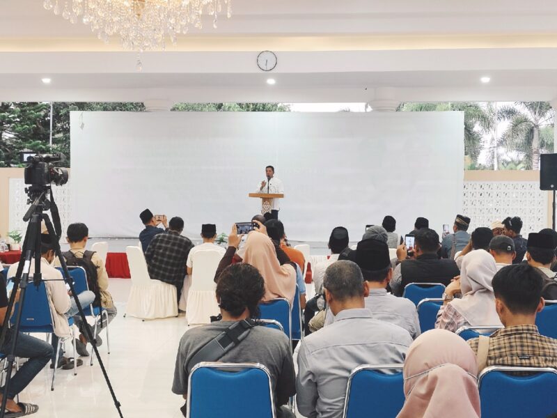 Foto: Bupati Lombok Timur H. Haerul Warisin, saat acara ramah tamah dan buka bersama awak media di Pendopo Bupati