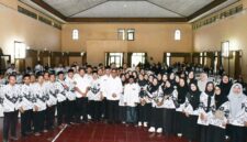 Foto: Bupati Lotim didampingi Kepala BKPSDM saat halal bihalal bersama ASN PPPK Tenaga Guru Angkatan 1, II, III, IV dan V yang digelar di Gedung Wanita Selong Lotim