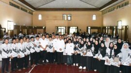 Foto: Bupati Lotim didampingi Kepala BKPSDM saat halal bihalal bersama ASN PPPK Tenaga Guru Angkatan 1, II, III, IV dan V yang digelar di Gedung Wanita Selong Lotim