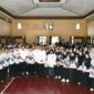 Foto: Bupati Lotim didampingi Kepala BKPSDM saat halal bihalal bersama ASN PPPK Tenaga Guru Angkatan 1, II, III, IV dan V yang digelar di Gedung Wanita Selong Lotim