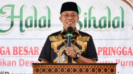 Foto: Sekda H.M. Juaini Taofik, saat hadiri halal bihalal PGRI Cabang Pringgabaya